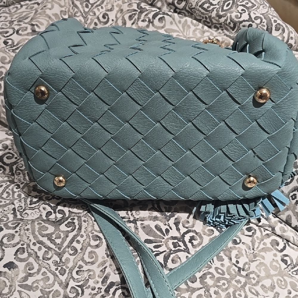 Teal Woven Handbag with Chain Detail Great For Summer Can Be Crossbody Bag - Picture 7 of 8